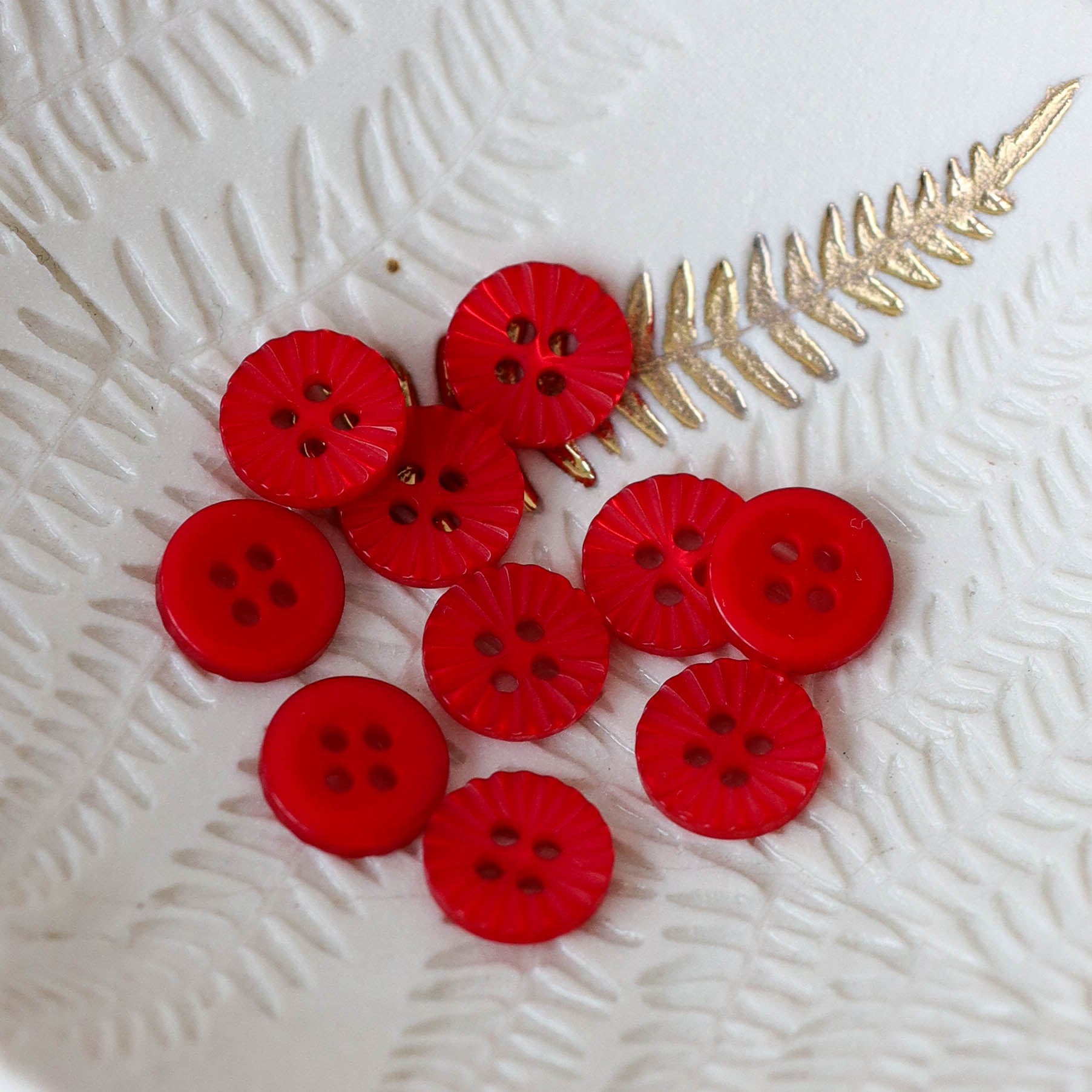 Daisy Button - Red Poppy