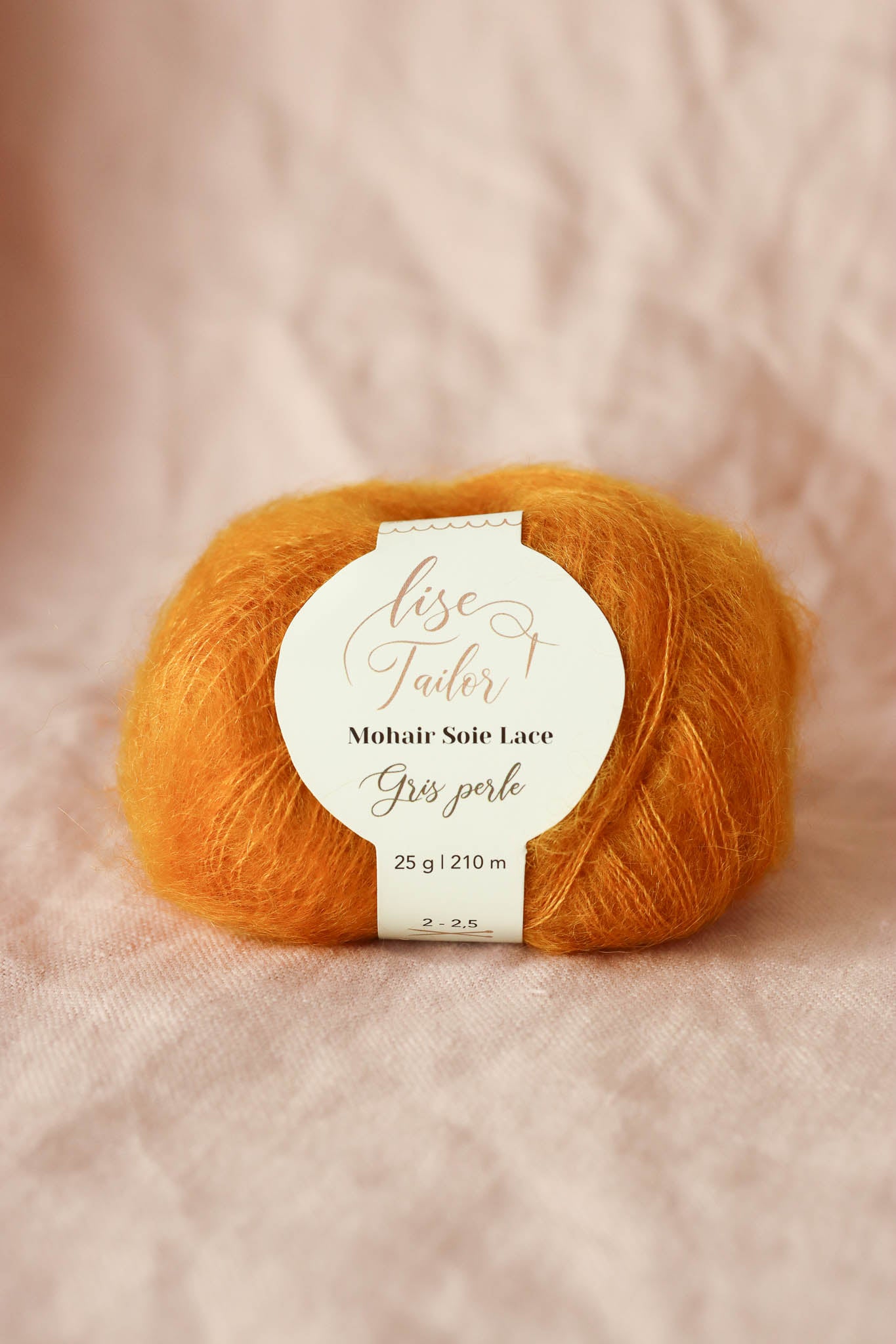 Lot of 9 Mohair & Silk balls - Bouton d'or - incorrect labels