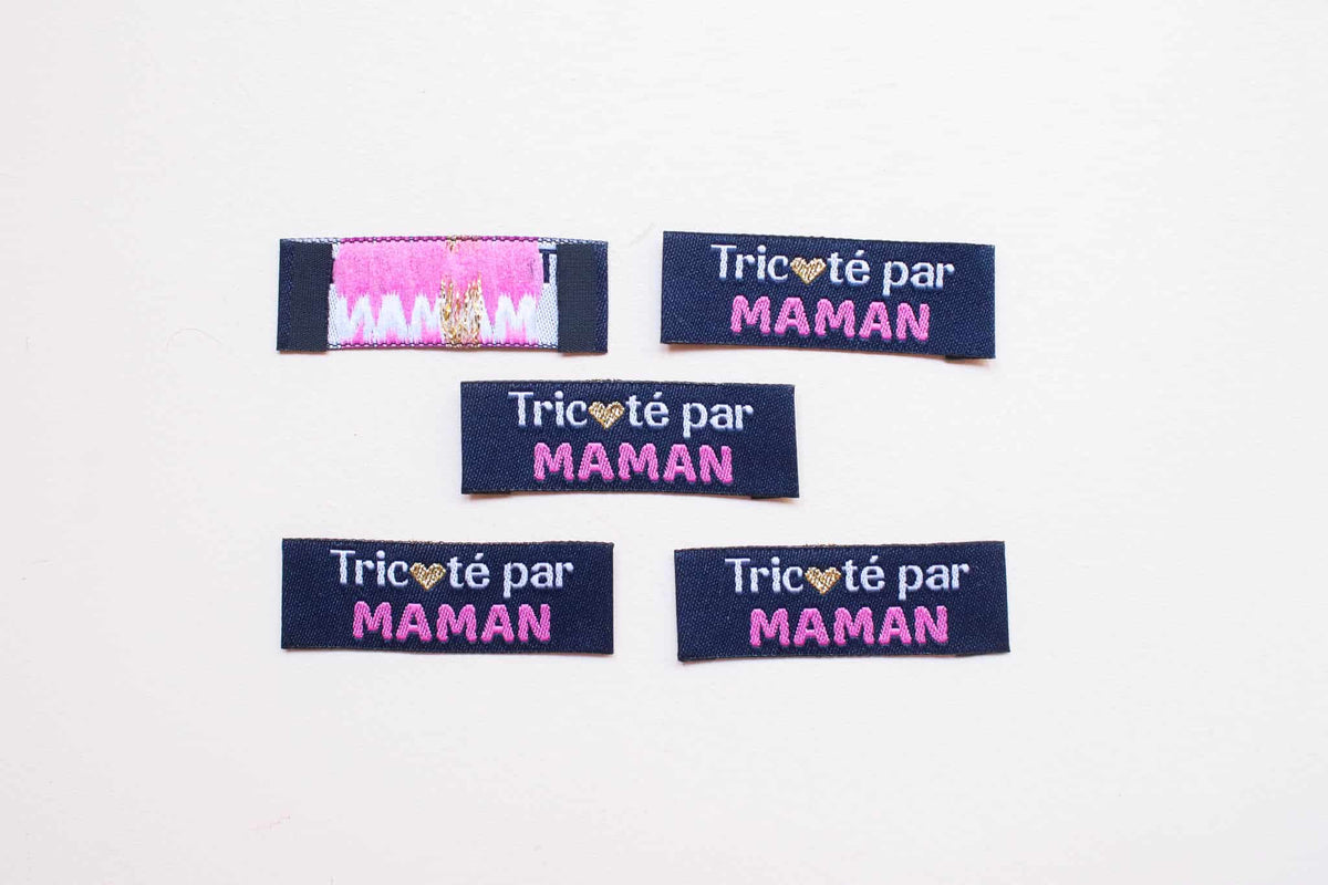 Étiquettes Tissées à Coudre “Tricoté par Maman”