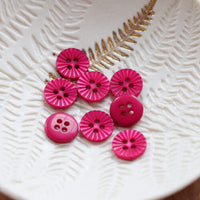 Daisy Button - Fuchsia