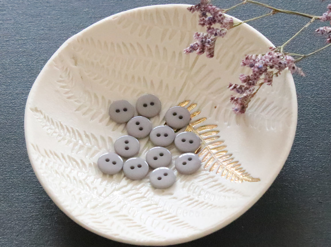 Bouton plat brillant - Gris Perle