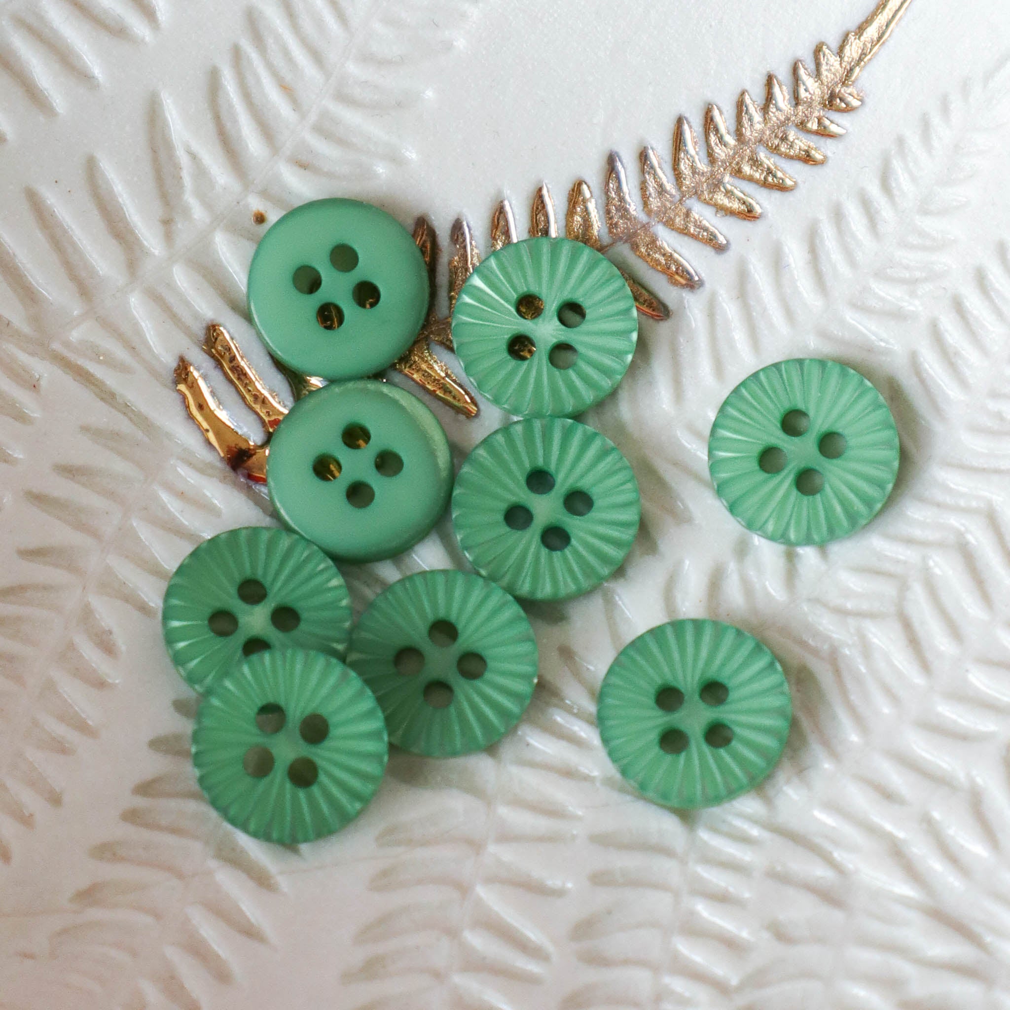 Daisy Button - Pistachio