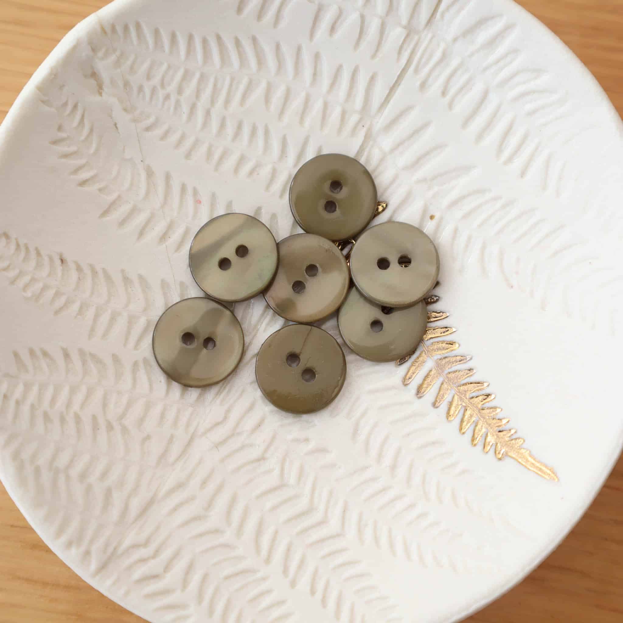 Bouton en nacre plat - Kaki