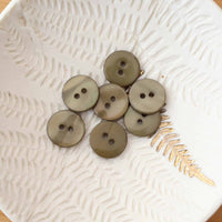 Bouton en nacre plat - Kaki