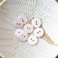Bouton en nacre plat - Blanc Cassé