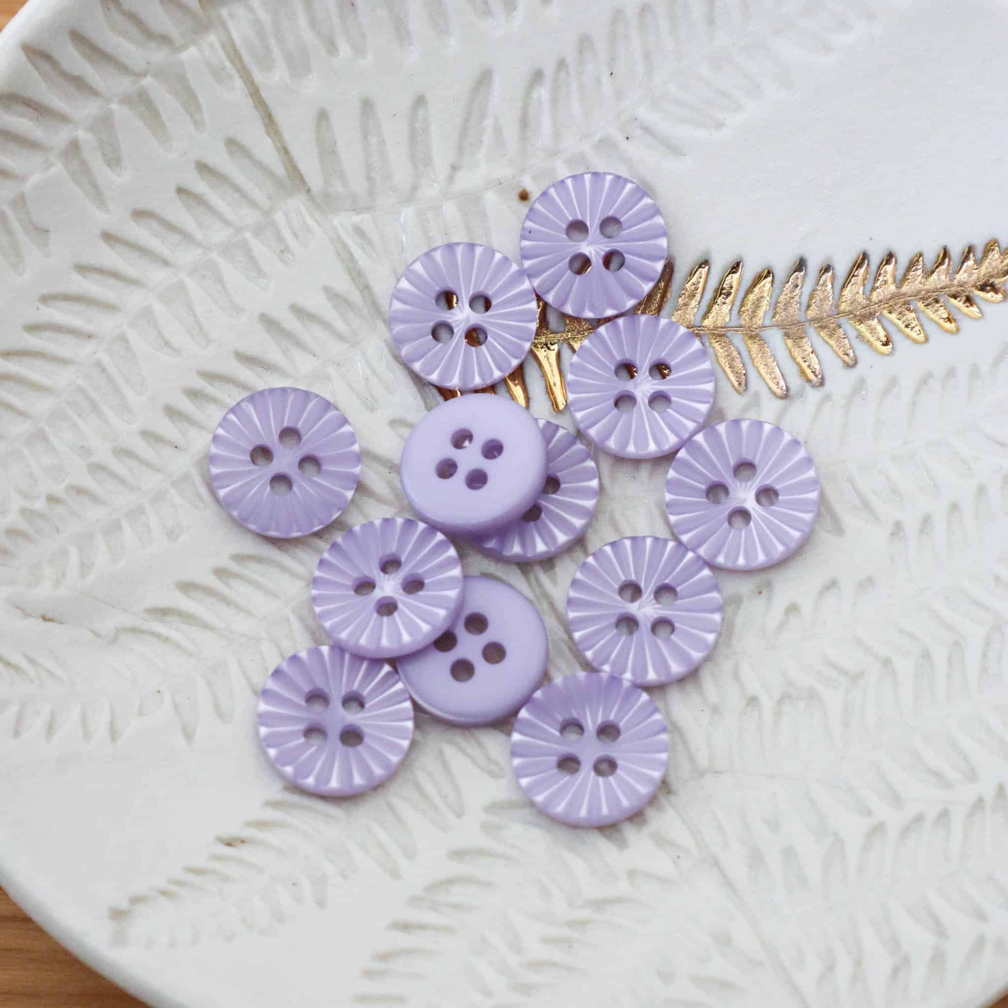 Daisy Button - Lilac