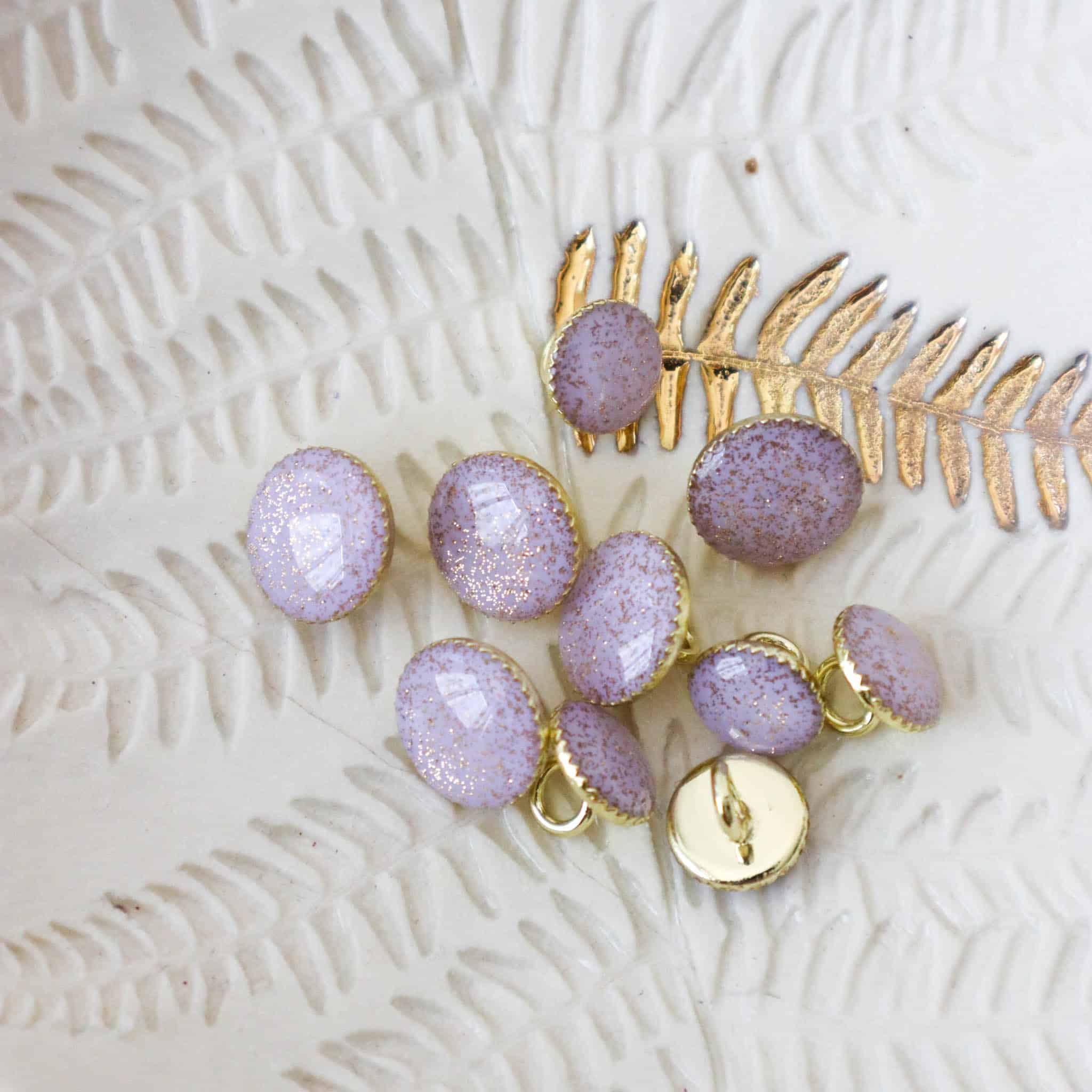 Bouton de bottine pailletté or - Lilas