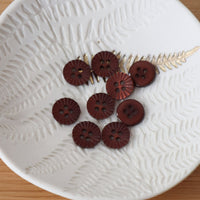 Daisy Button - Chestnut