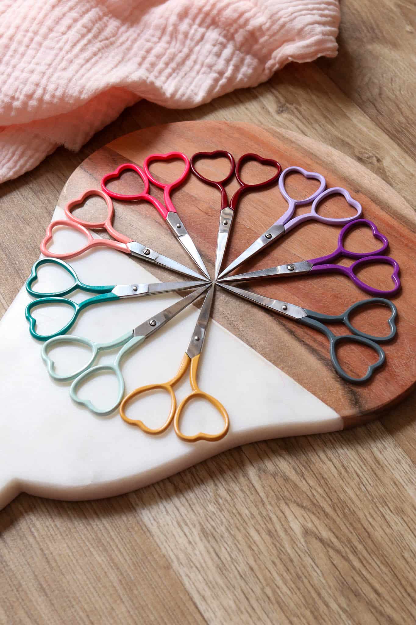 Ciseaux broderie coeur - Vert d'eau