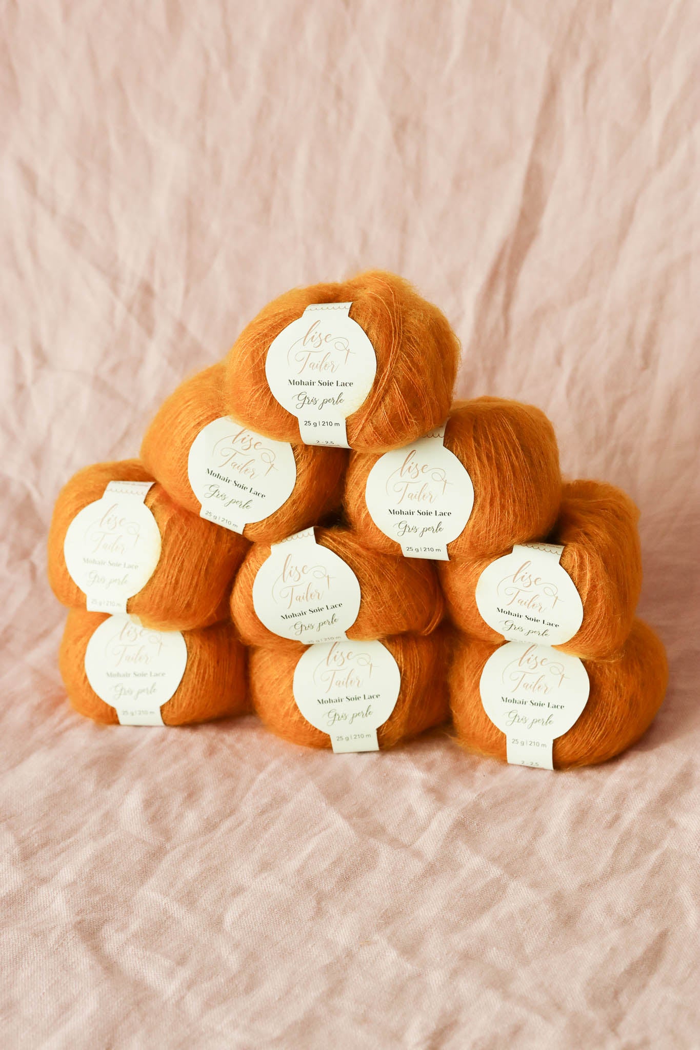 Lot of 9 Mohair & Silk balls - Bouton d'or - incorrect labels