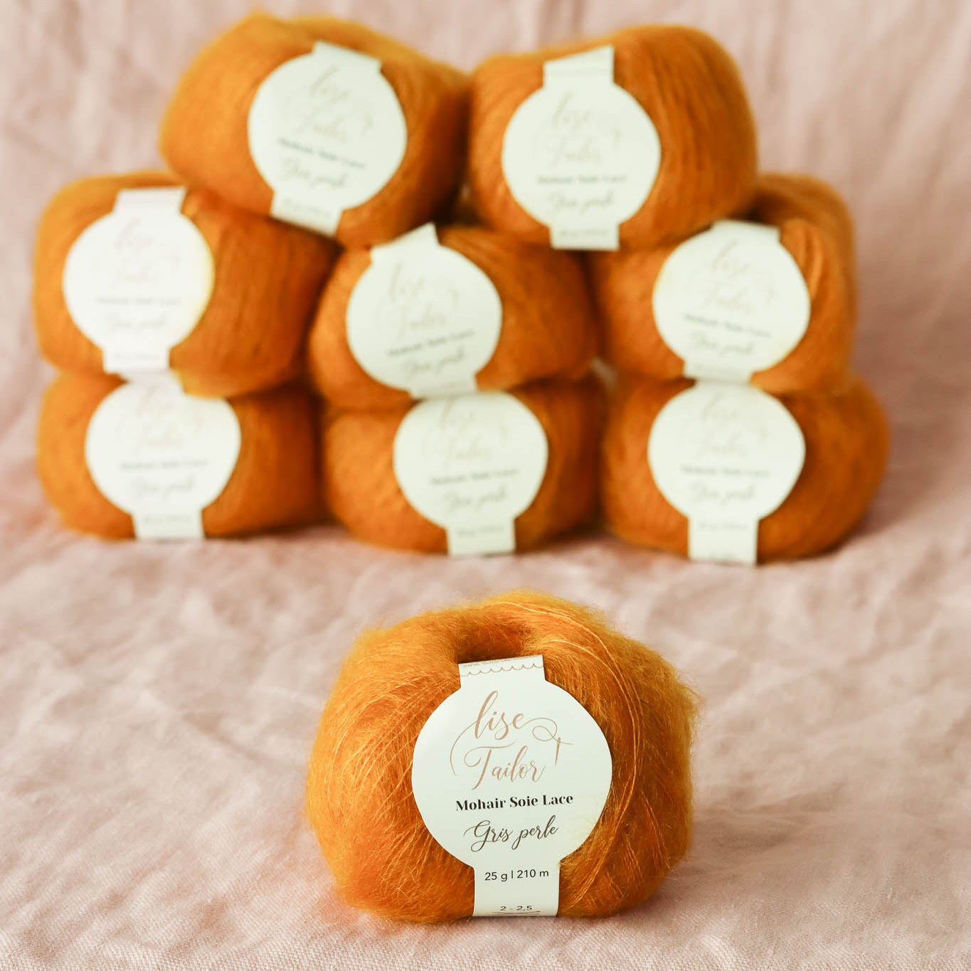 Lot of 9 Mohair & Silk balls - Bouton d'or - incorrect labels