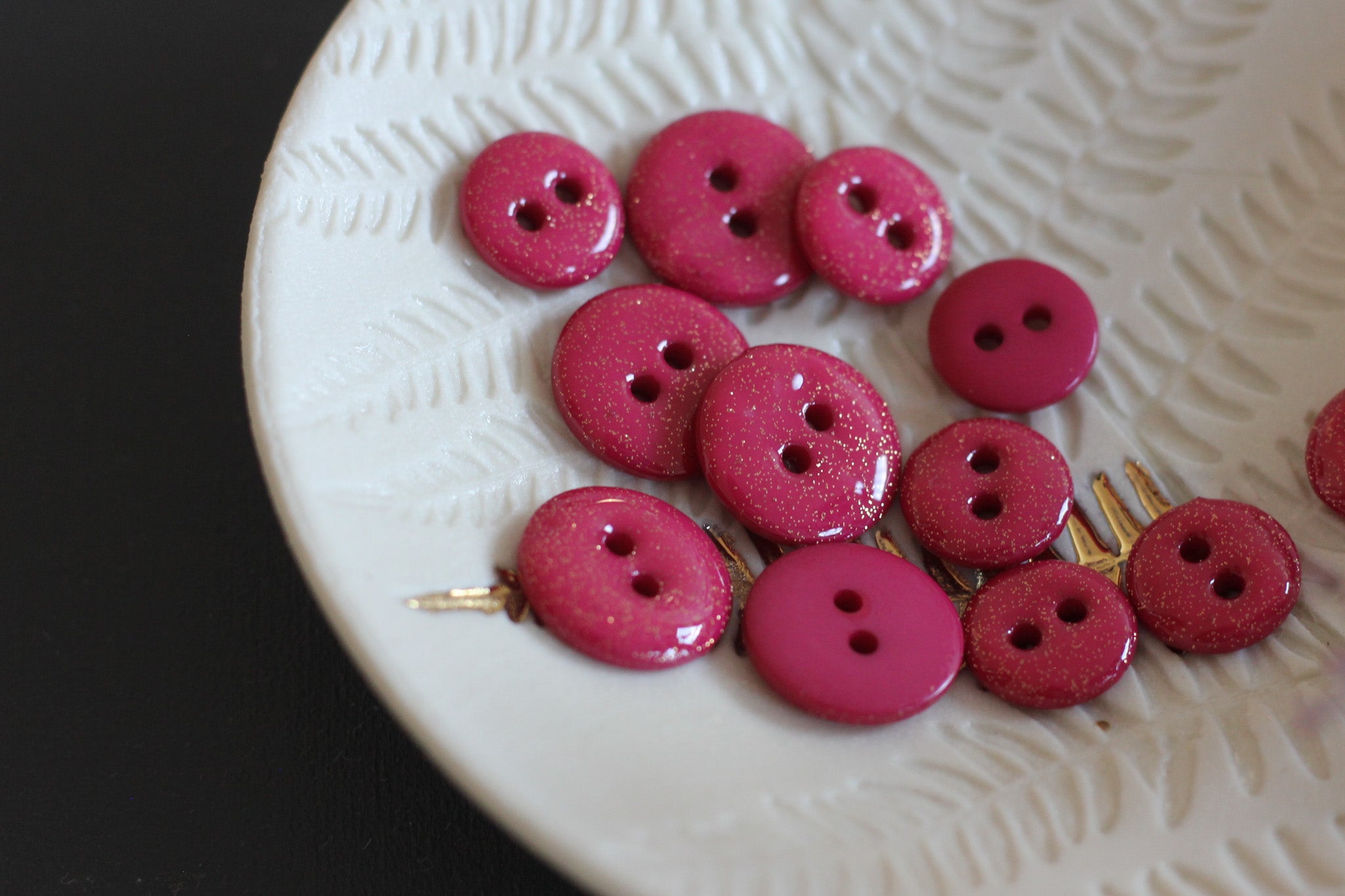 Two-hole glitter button - Fuchsia