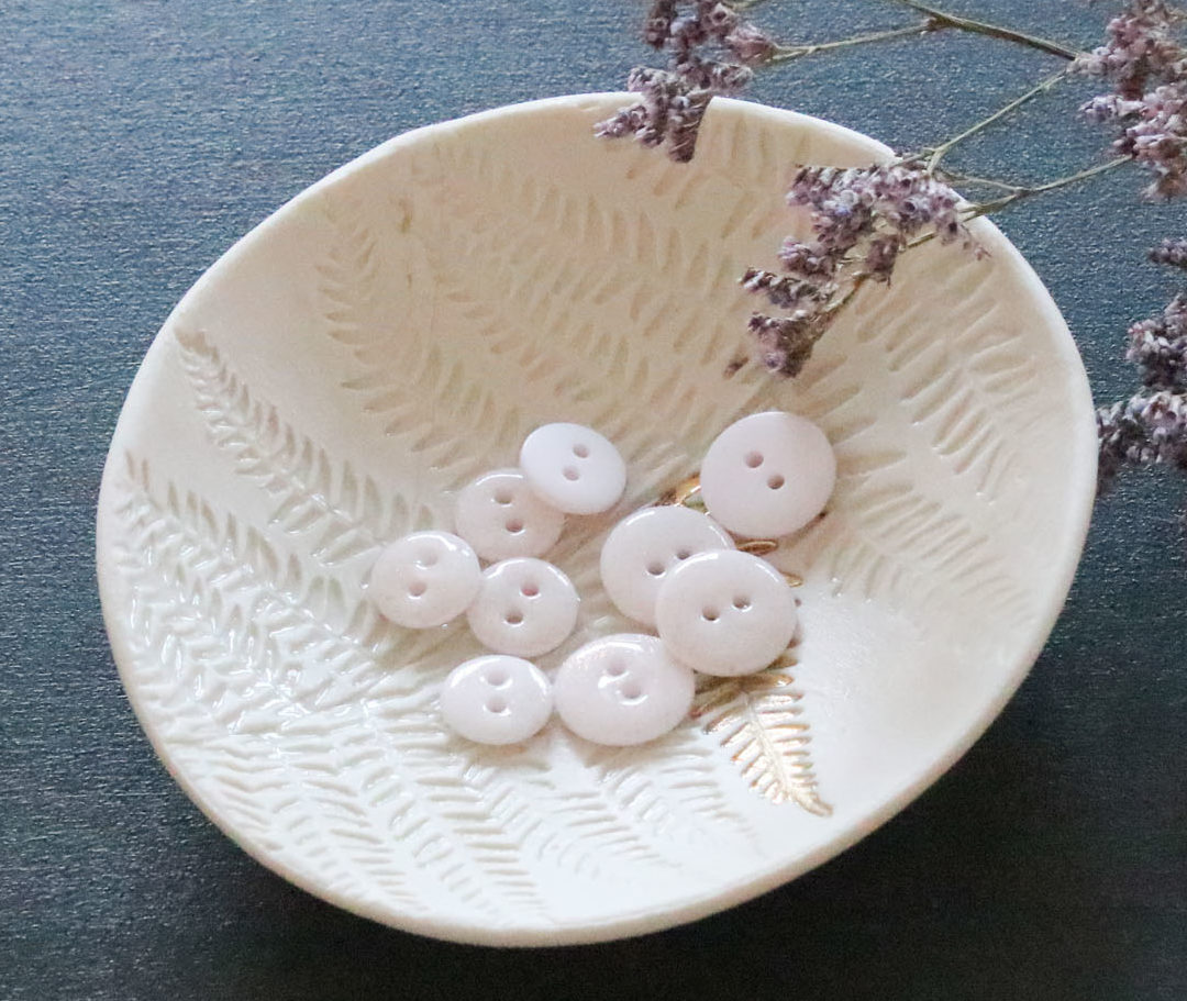 Bouton glitter deux trous - Blanc Cassé