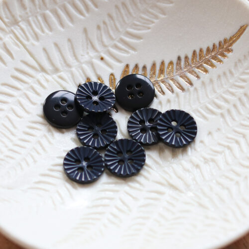 Daisy Button - Black