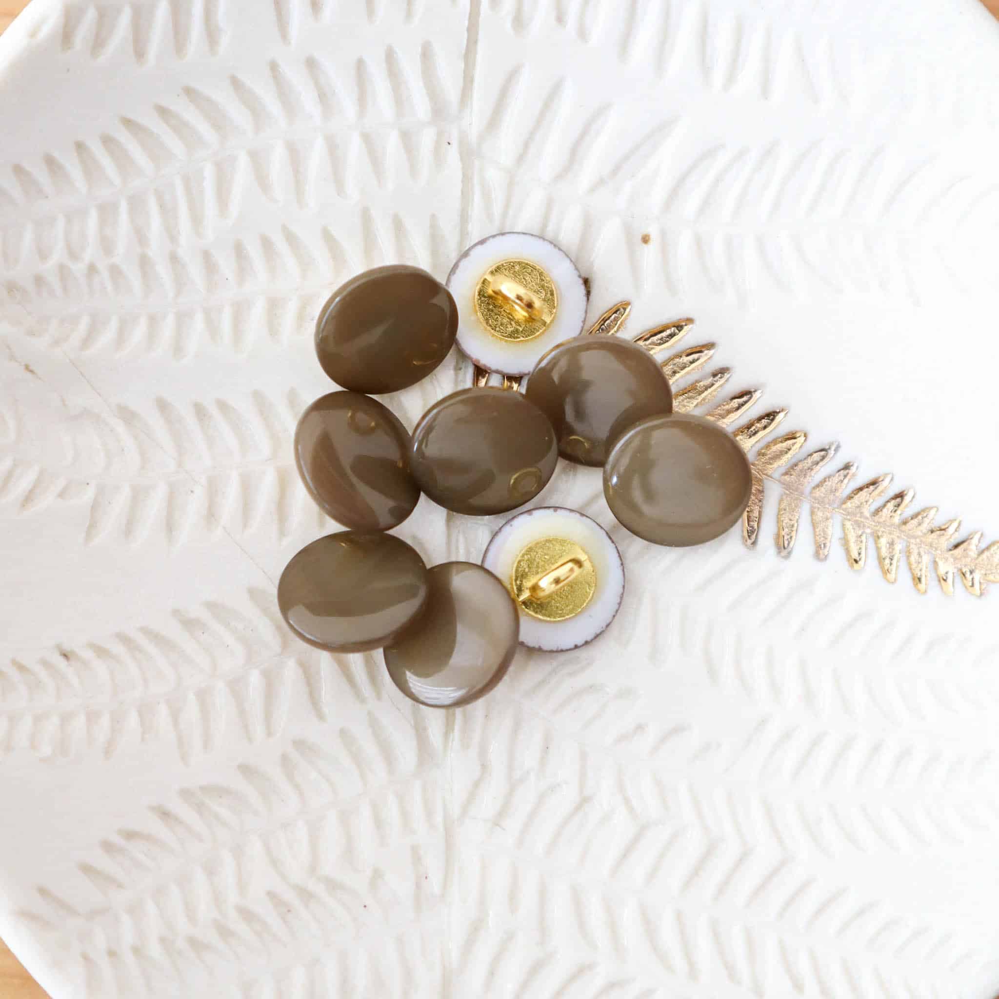 Bouton en nacre à queue - Kaki