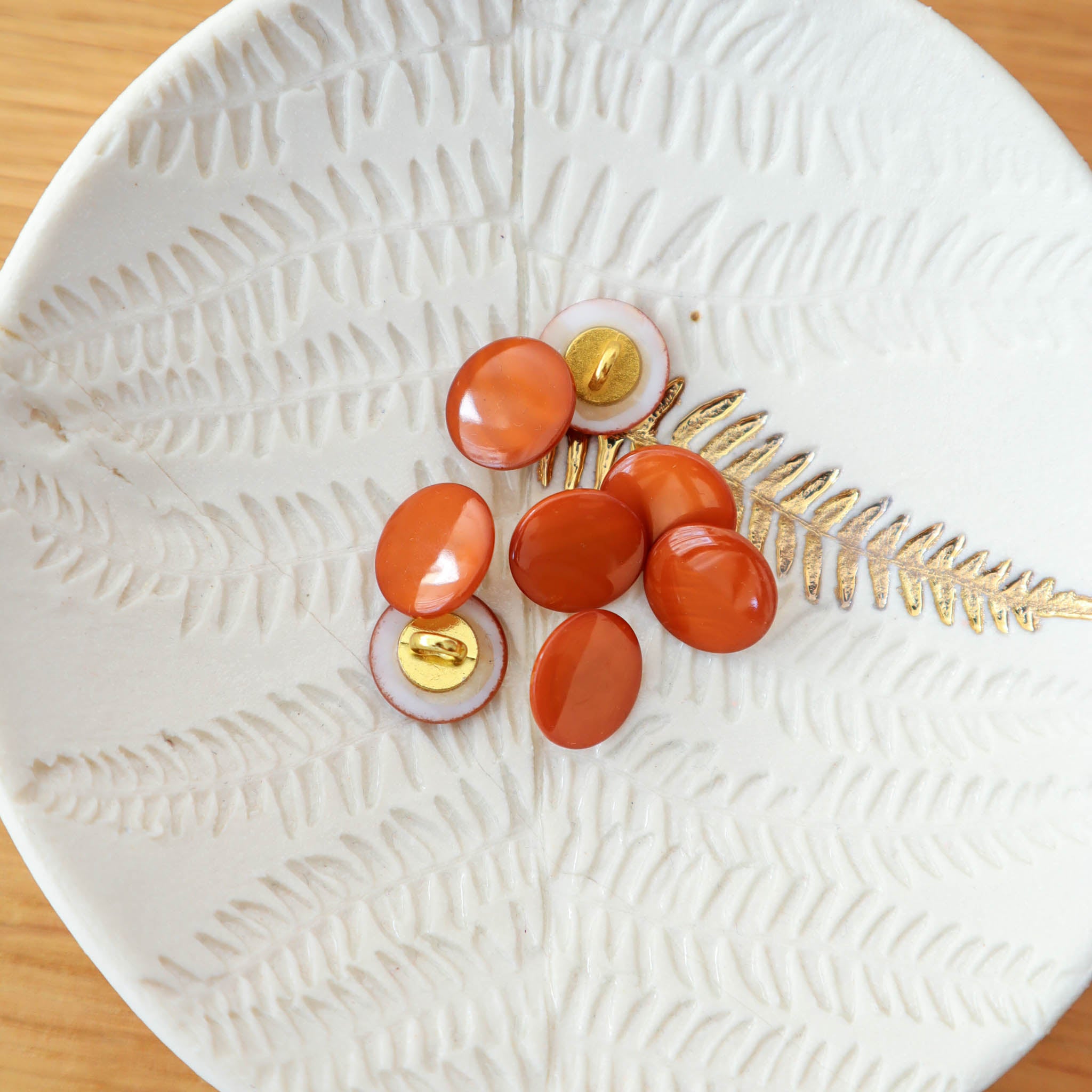 Bouton en nacre à queue - Caramel