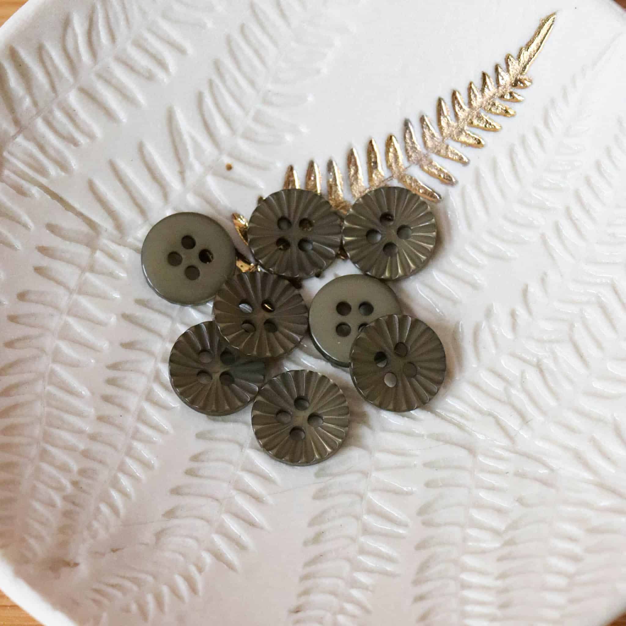 Daisy Button - Khaki