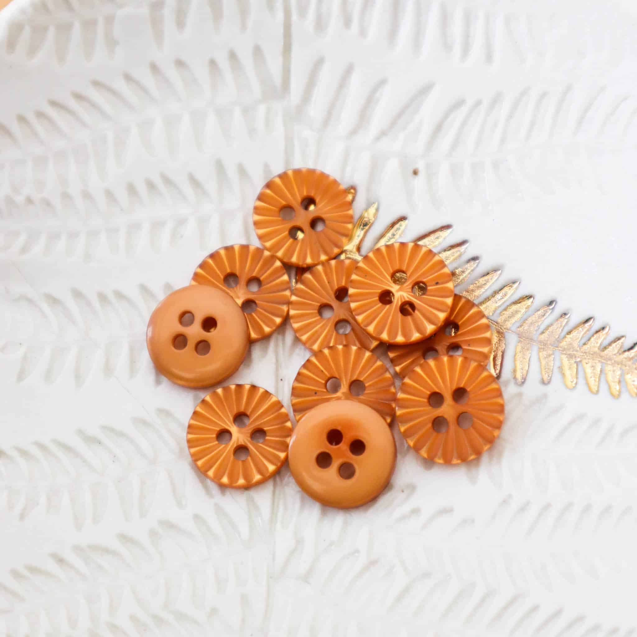 Daisy Button - Buttercup