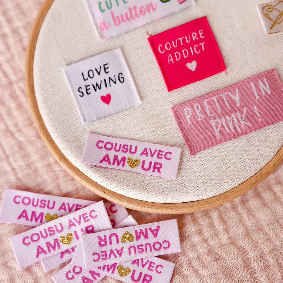Étiquettes Tissées à Coudre “Cousu avec Amour”