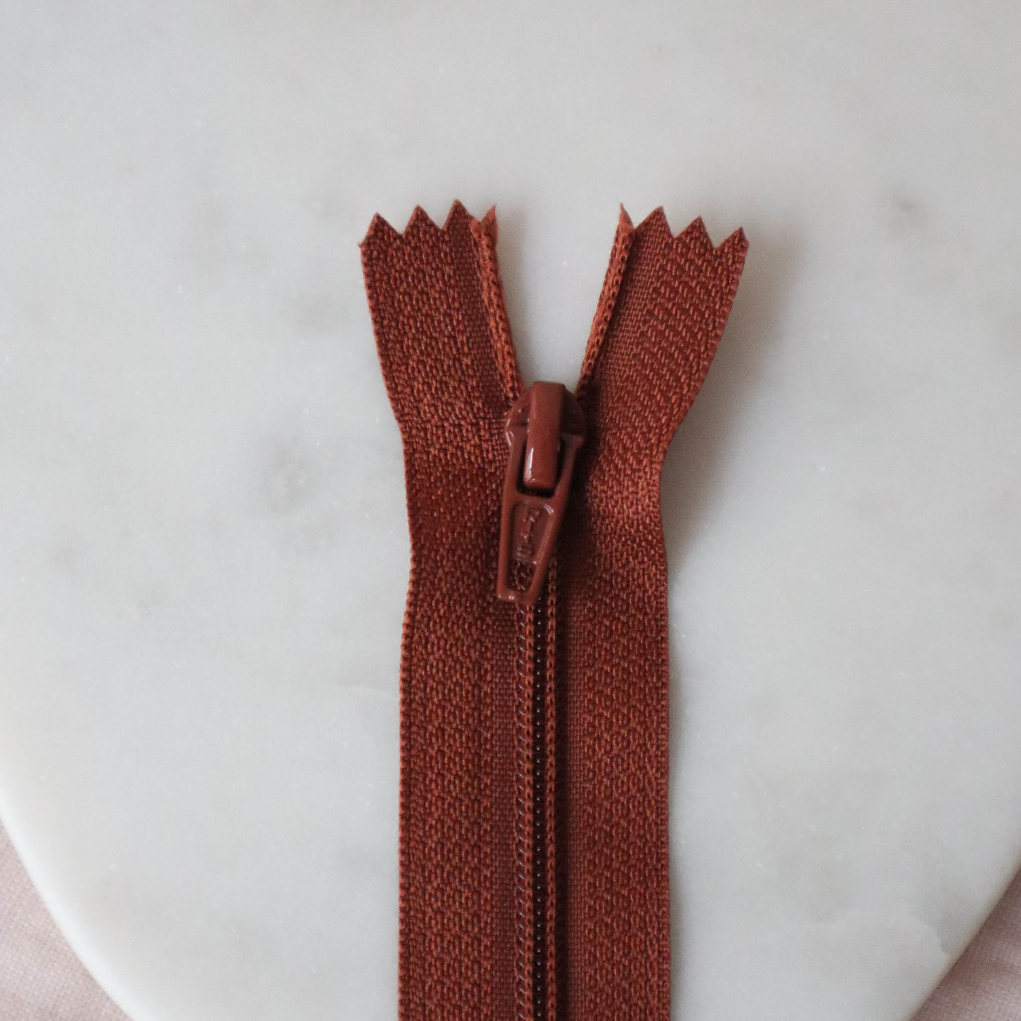 Fermeture éclair - Châtaigne