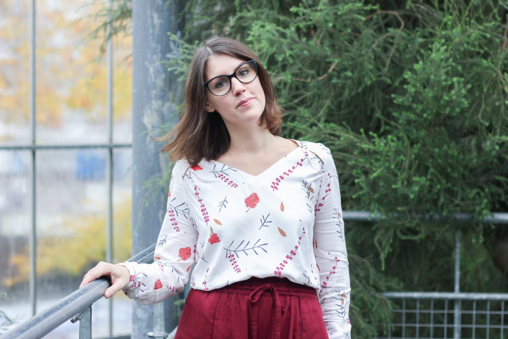 Tissu Lise Tailor - Falling flowers rose - Blouse Suun