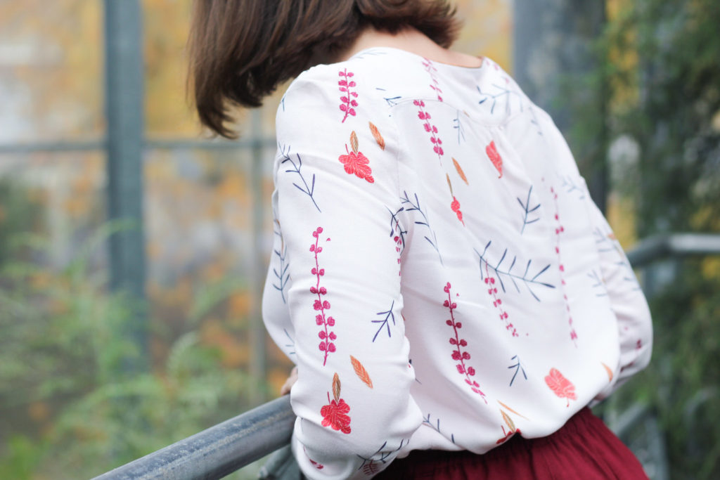 Tissu Lise Tailor - Falling flowers rose - Blouse Suun