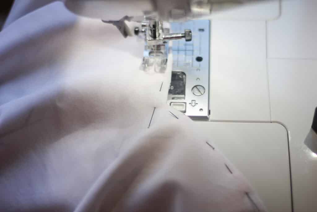 Coudre une encolure coeur