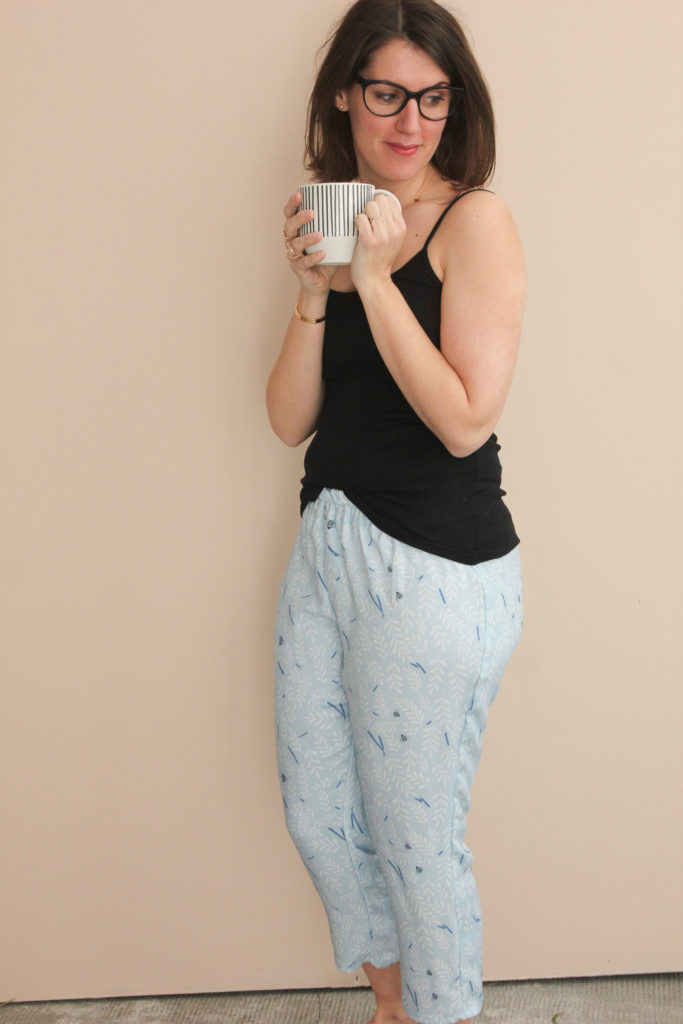 Tissu crêpe de viscose - Busy bee bleu - Pantalon Phileas - Anna Rose Pattern - Lise Tailor