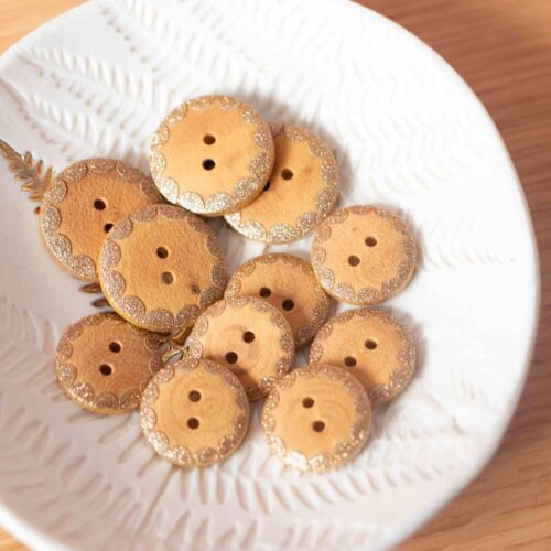 Alternative view of Wood buttons – Golden – Gold
