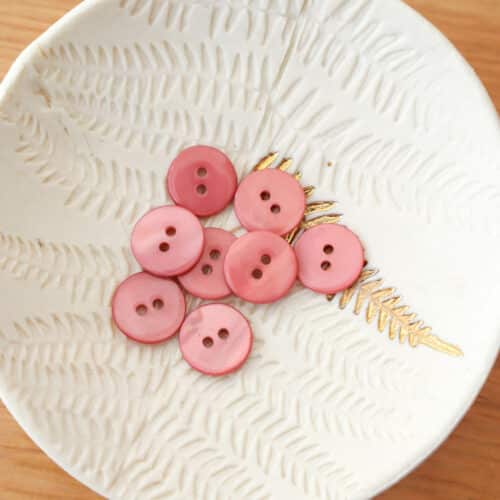 Alternative view of Bouton en nacre plat - Vieux Rose